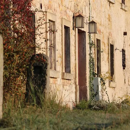 مزرعة للإقامة Dom Pod Sowa Nawojow Luzycki